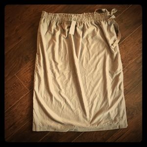 Loft grey velvet skirt